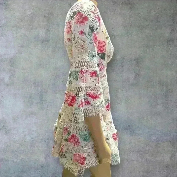 Aqua Women's Floral Lace Deep V-Neck Dress size XS - Picture 5 of 11